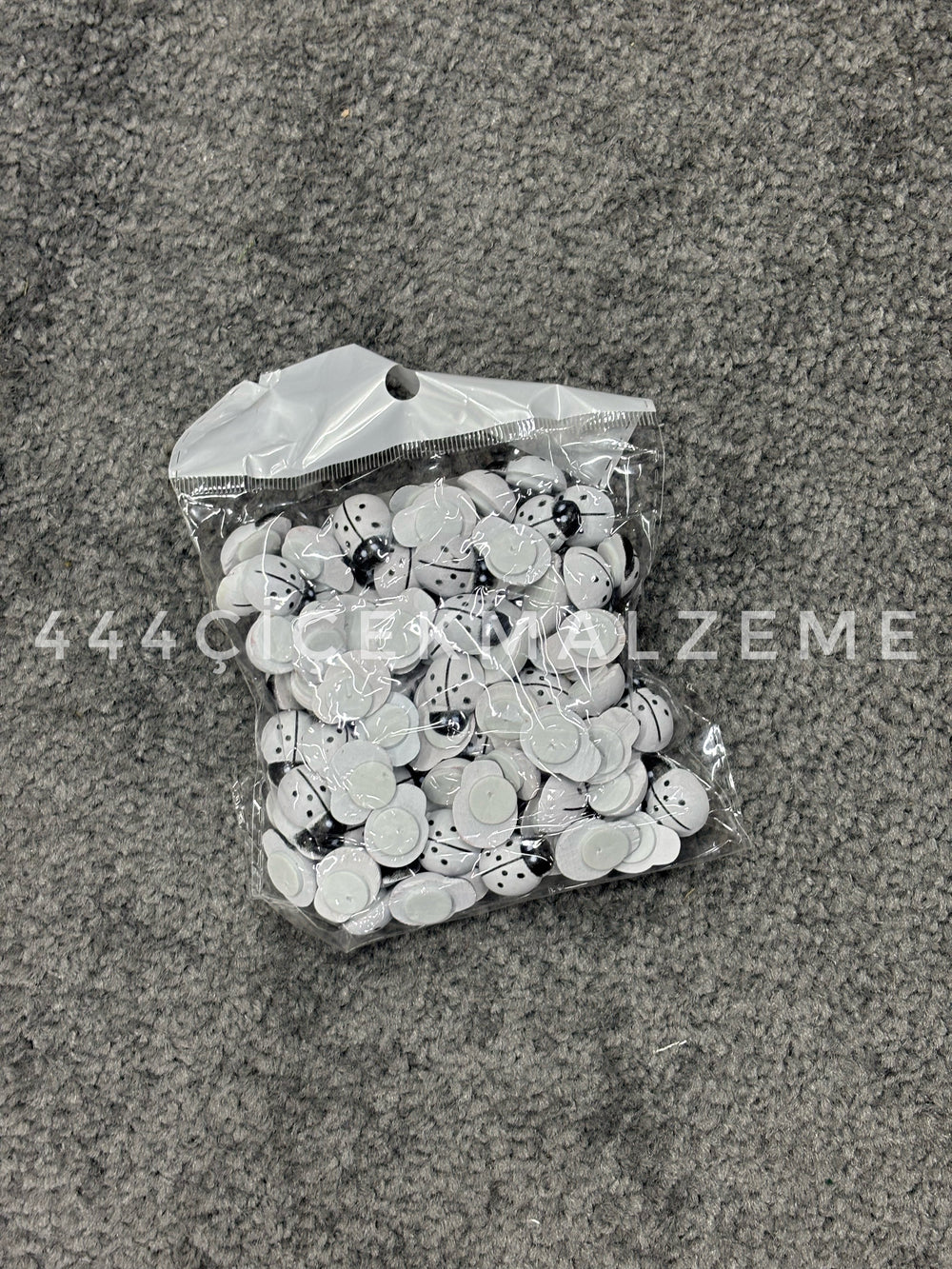 beyaz uğur böceği