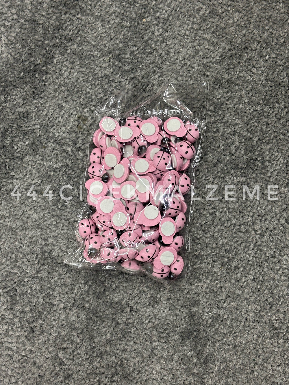 yapışkanlı uğur böcegi pembe renkli